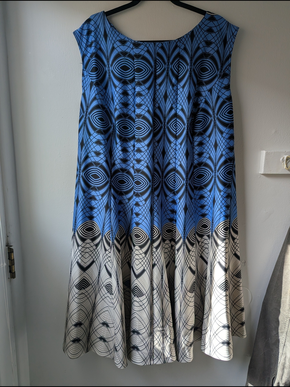 Gabby Skye Blue & Black Graphic Shift Dress